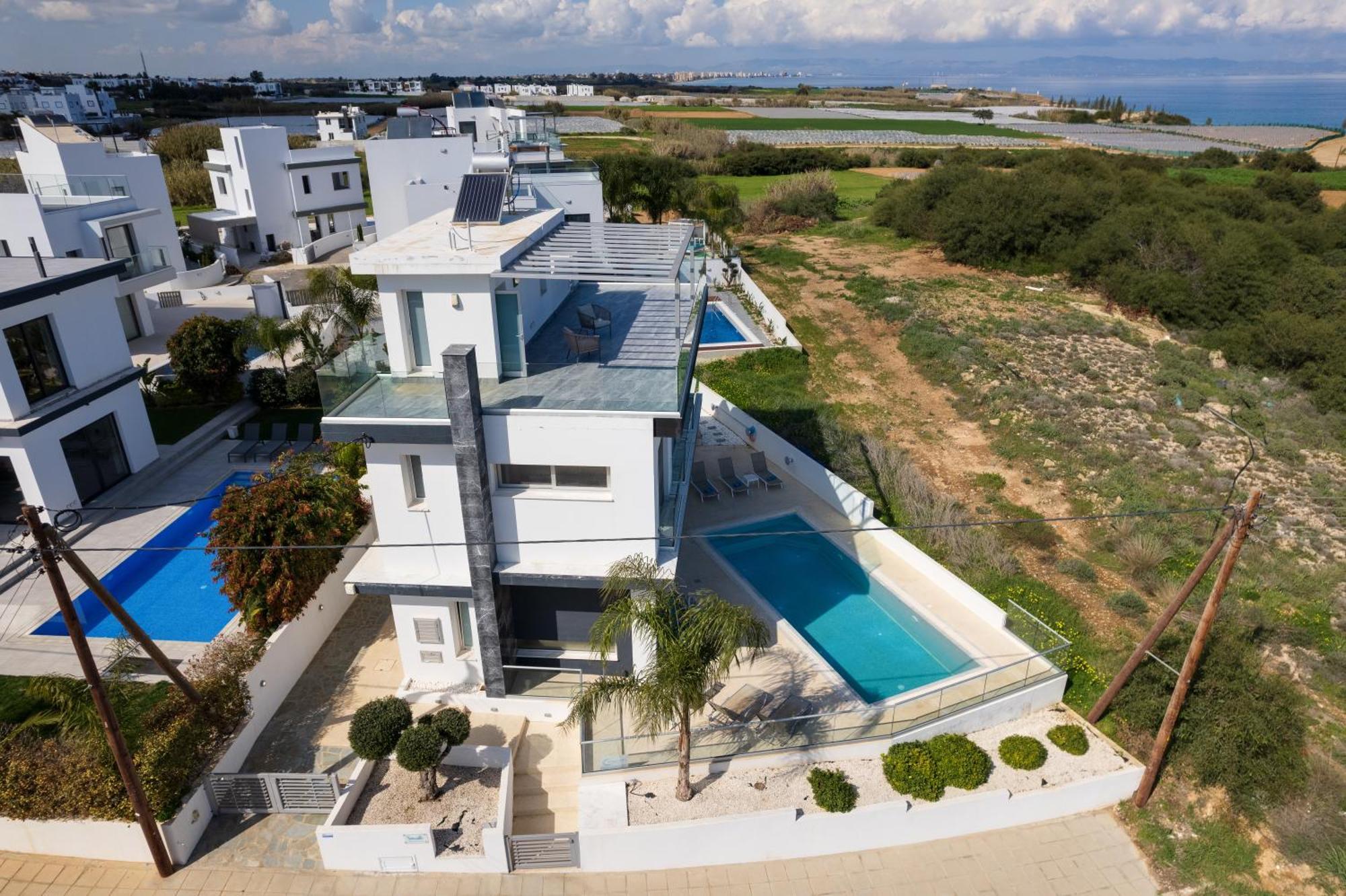 Seaside Luxury Villa Paralimni Bagian luar foto