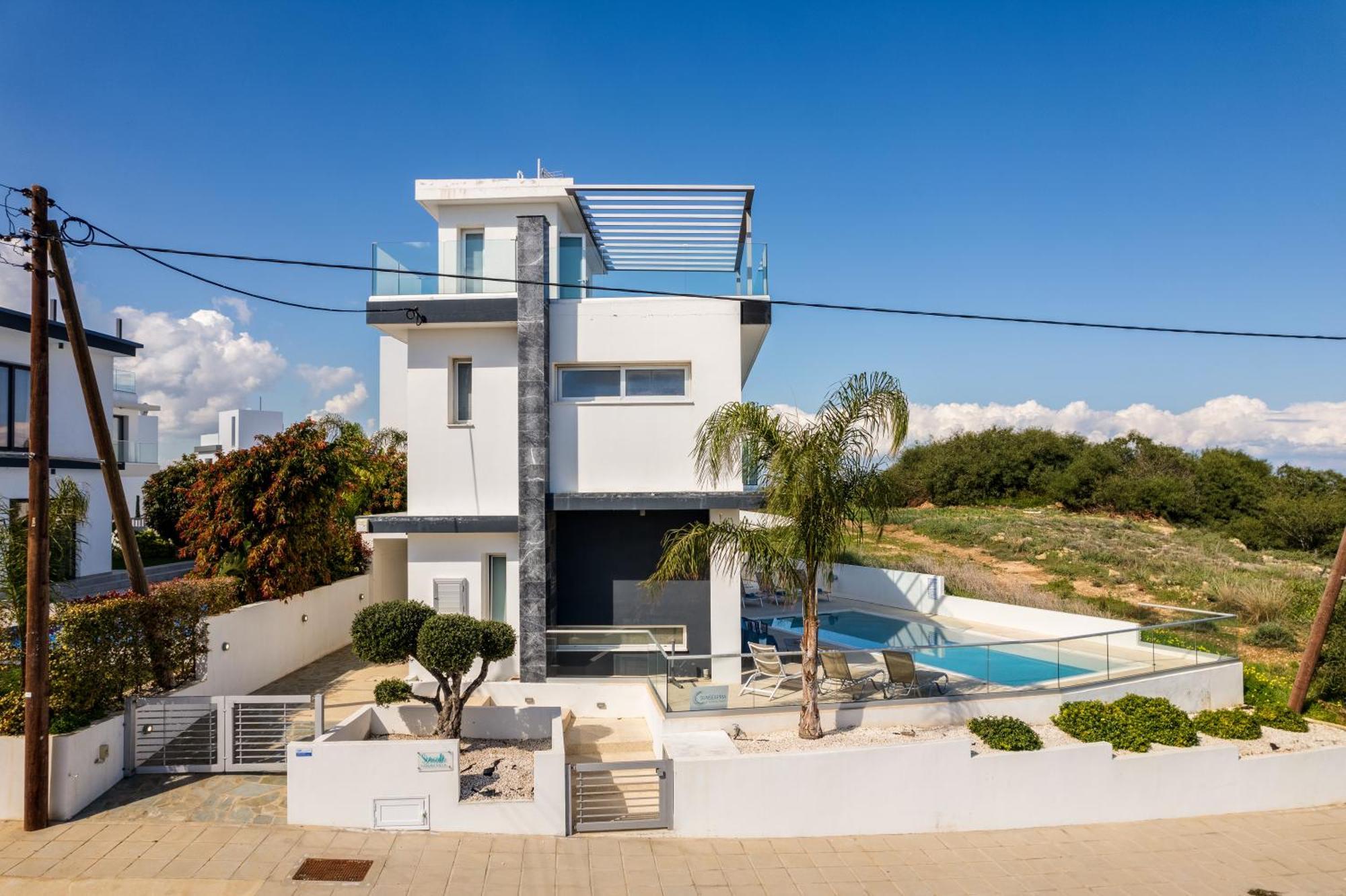 Seaside Luxury Villa Paralimni Bagian luar foto
