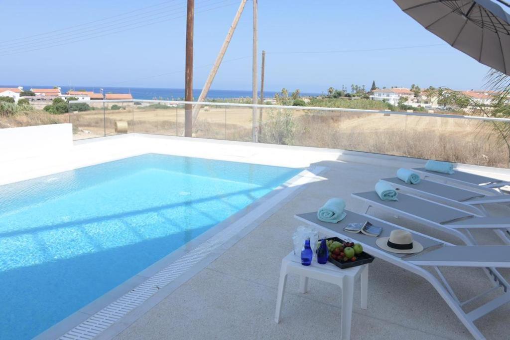 Seaside Luxury Villa Paralimni Bagian luar foto